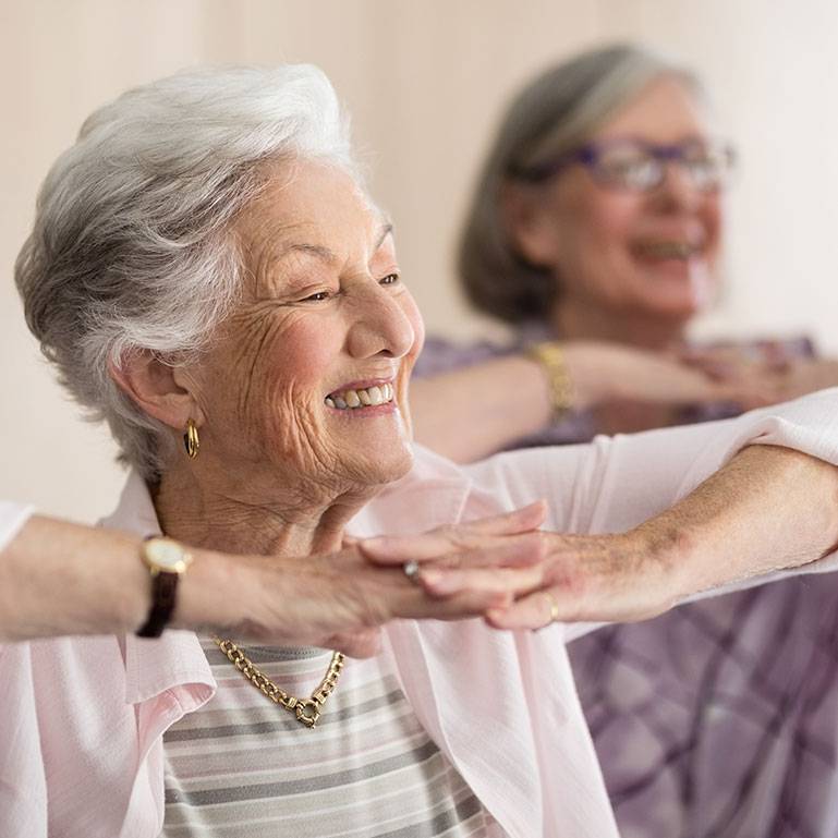 Seniorinnen bei der Gymnastik